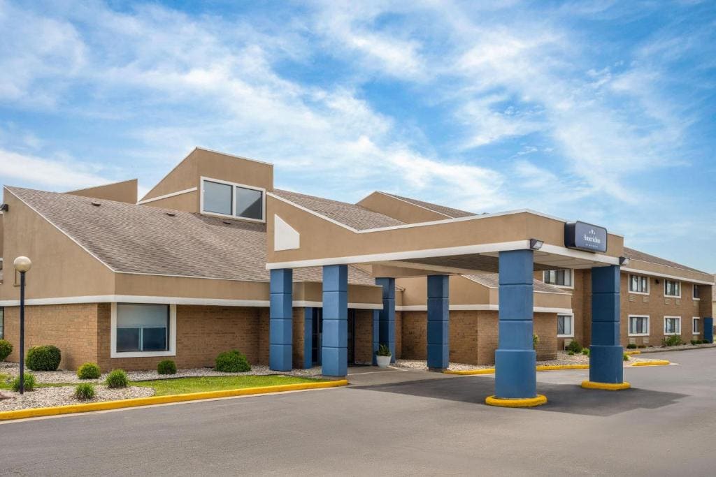 AmericInn by Wyndham Marshfield - Main view