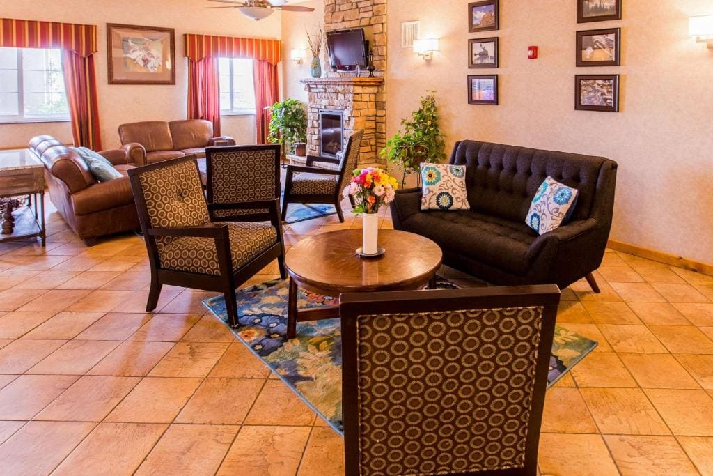 Quality Inn & Suites University - View 4