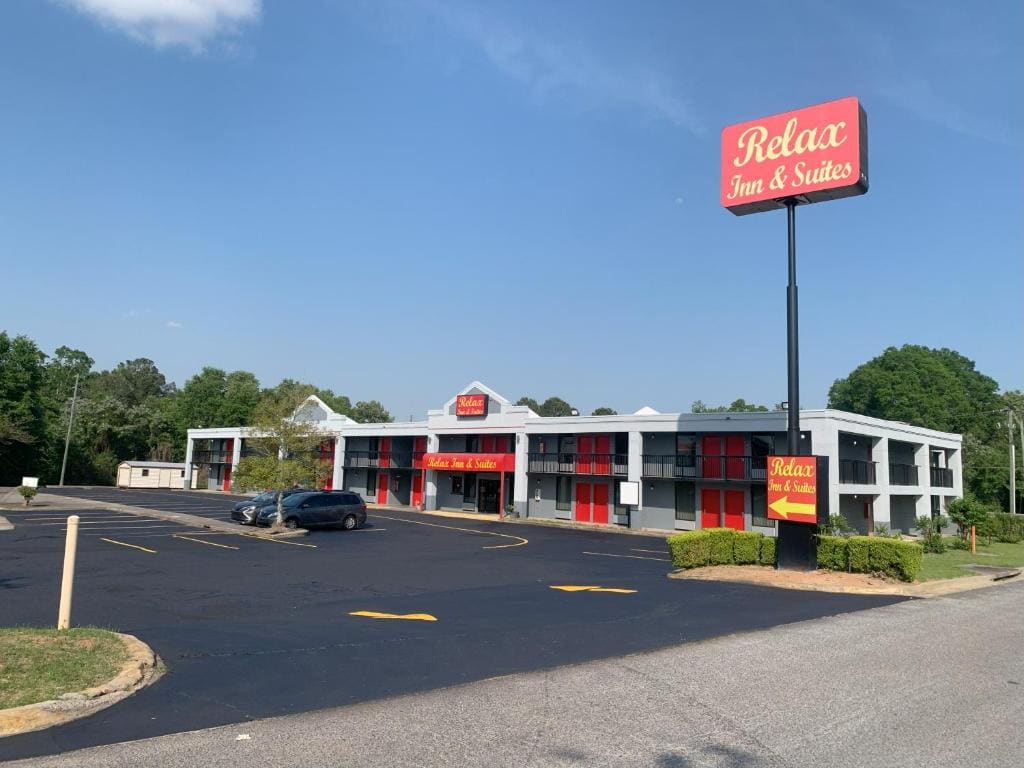 Relax Inn & Suites - Main view