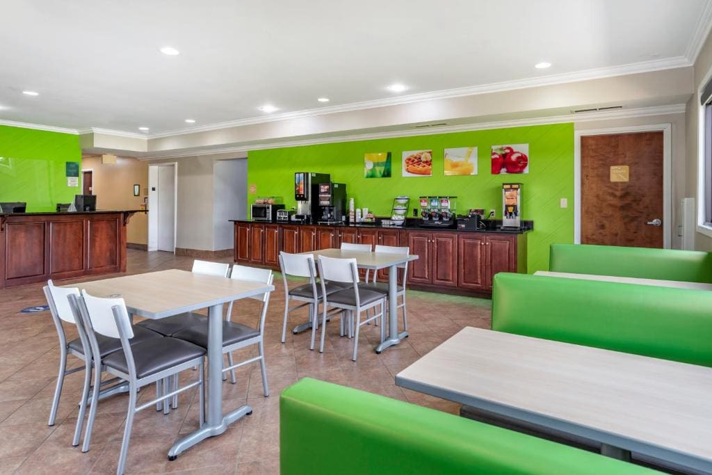 Quality Inn & Suites Demopolis - View 3
