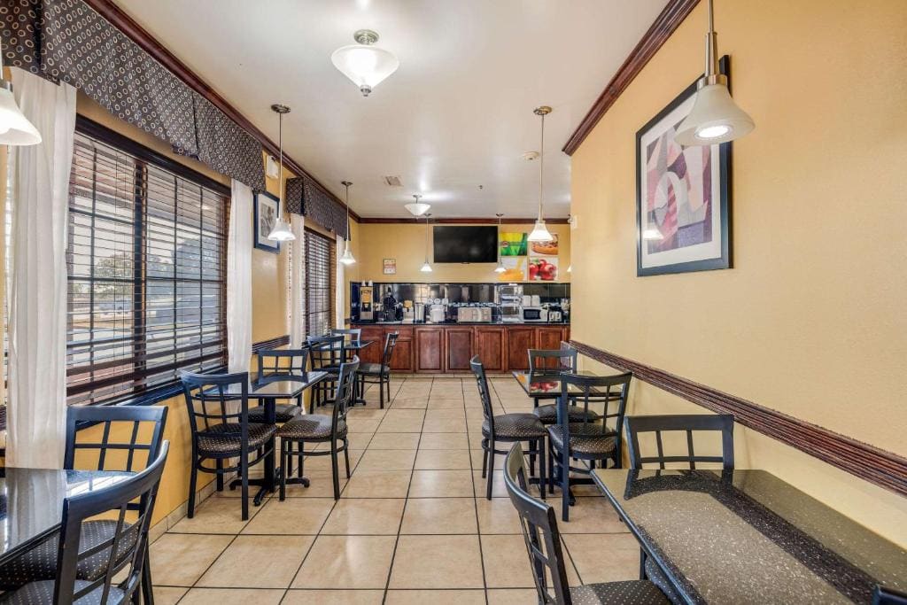 Econo Lodge Lubbock I-27 - Main view