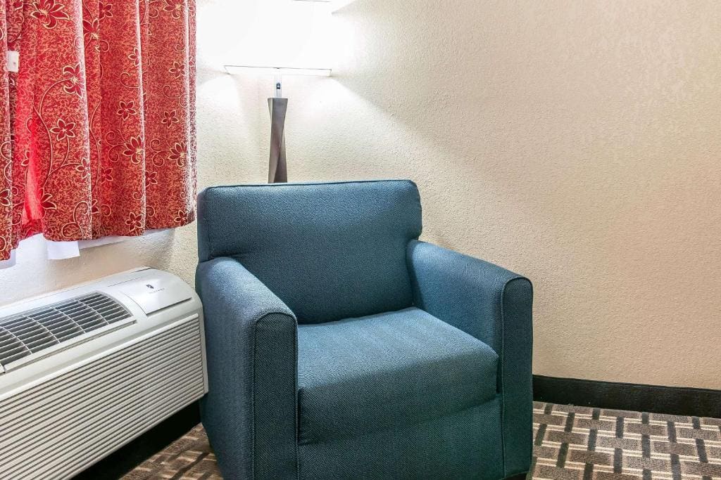 Quality Inn Findlay - View 7