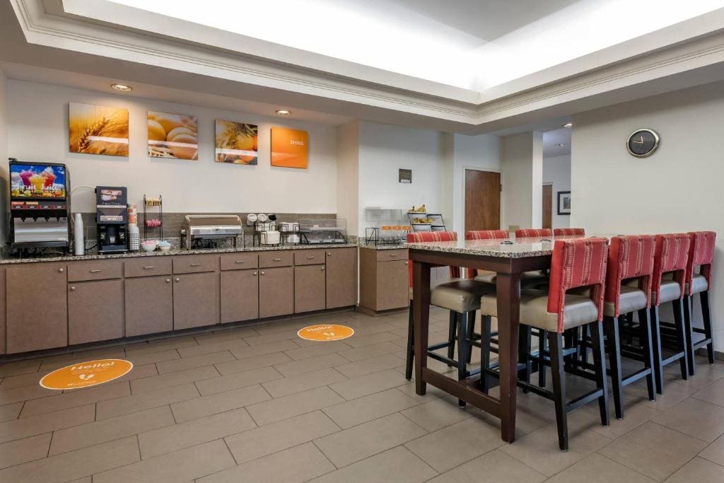 Comfort Inn & Suites DeLand - near University - View 6