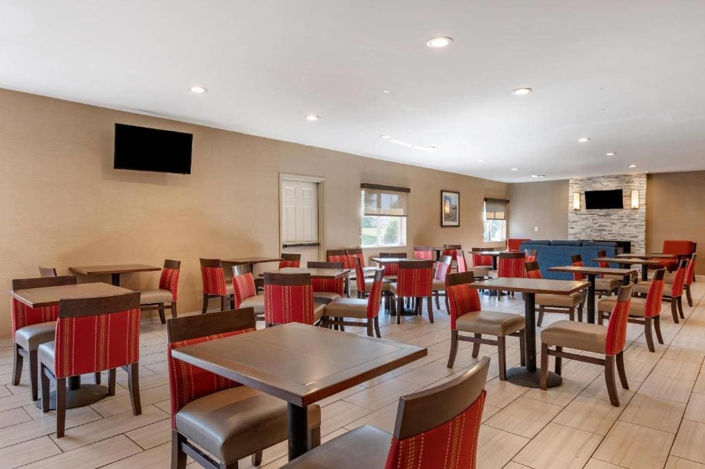 Comfort Inn Romeoville - Bolingbrook - View 3