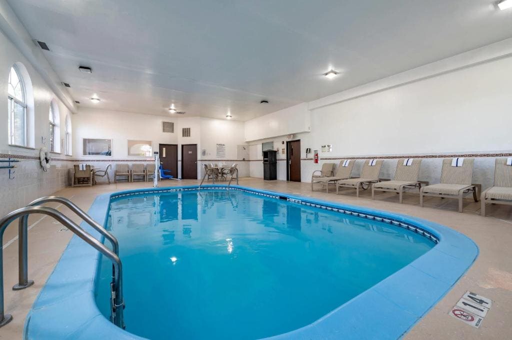 Comfort Inn Romeoville - Bolingbrook - View 4