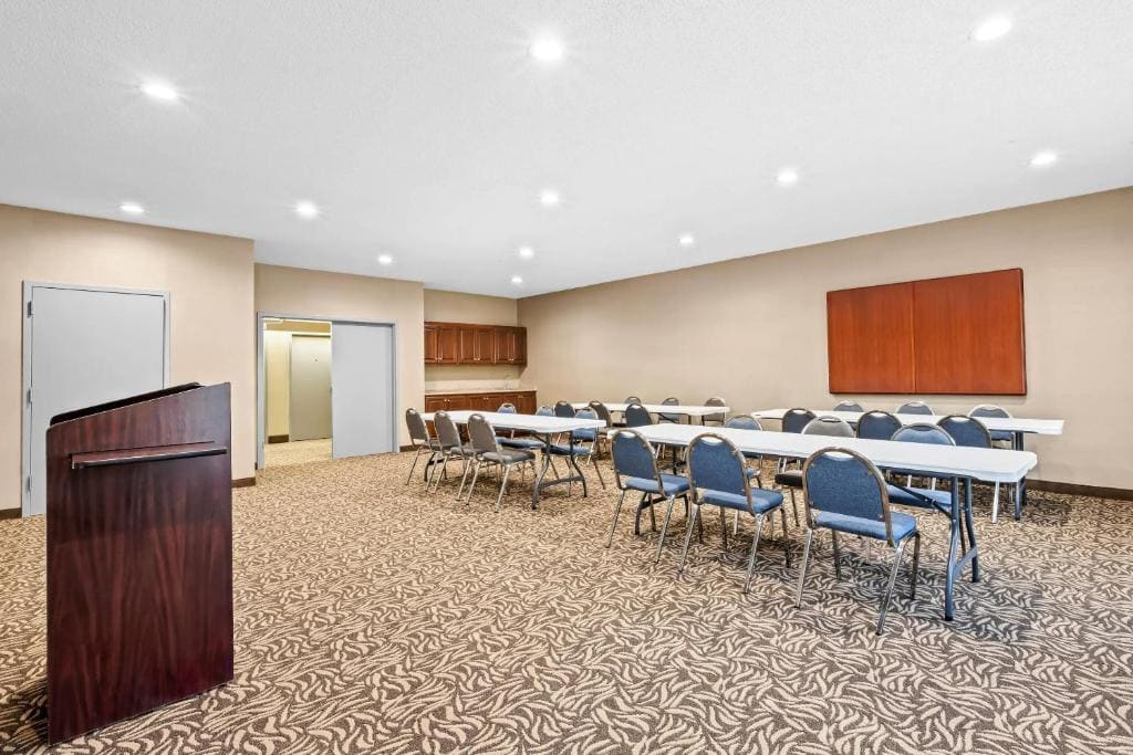 Comfort Inn & Suites Oxford South - View 5