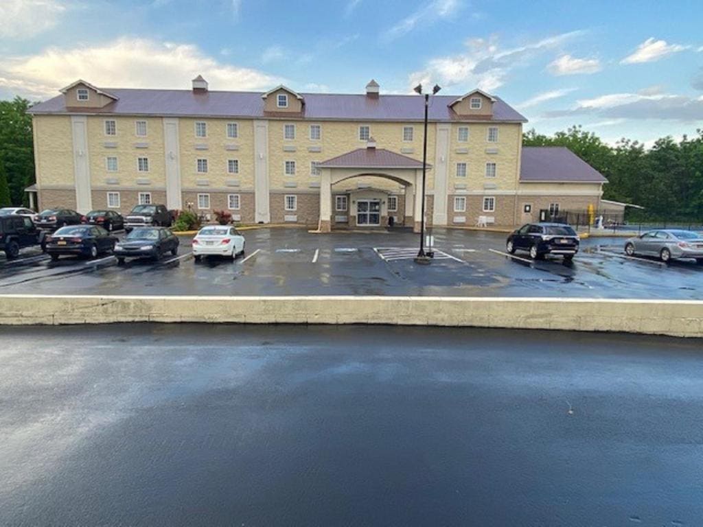SureStay Plus by Best Western Jonestown Lebanon Valley - View 4