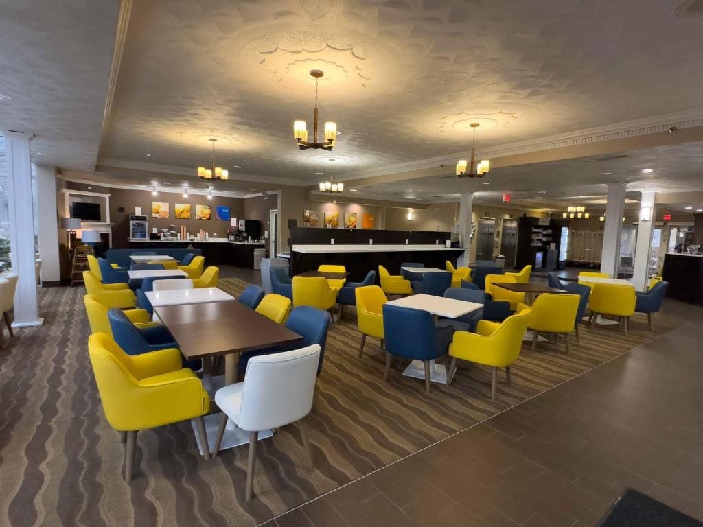 Comfort Suites Scranton near Montage Mountain - View 4