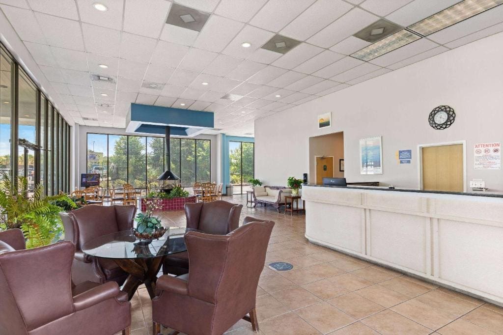 Days Inn by Wyndham St George - View 4