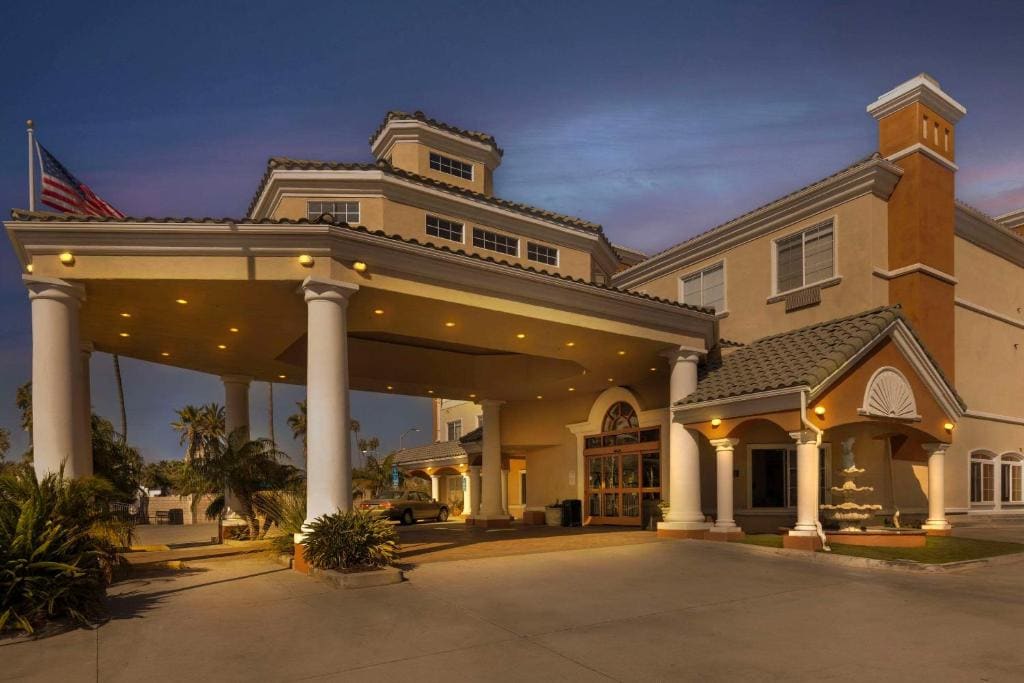 Comfort Suites Oceanside Camp Pendleton Area - Main view