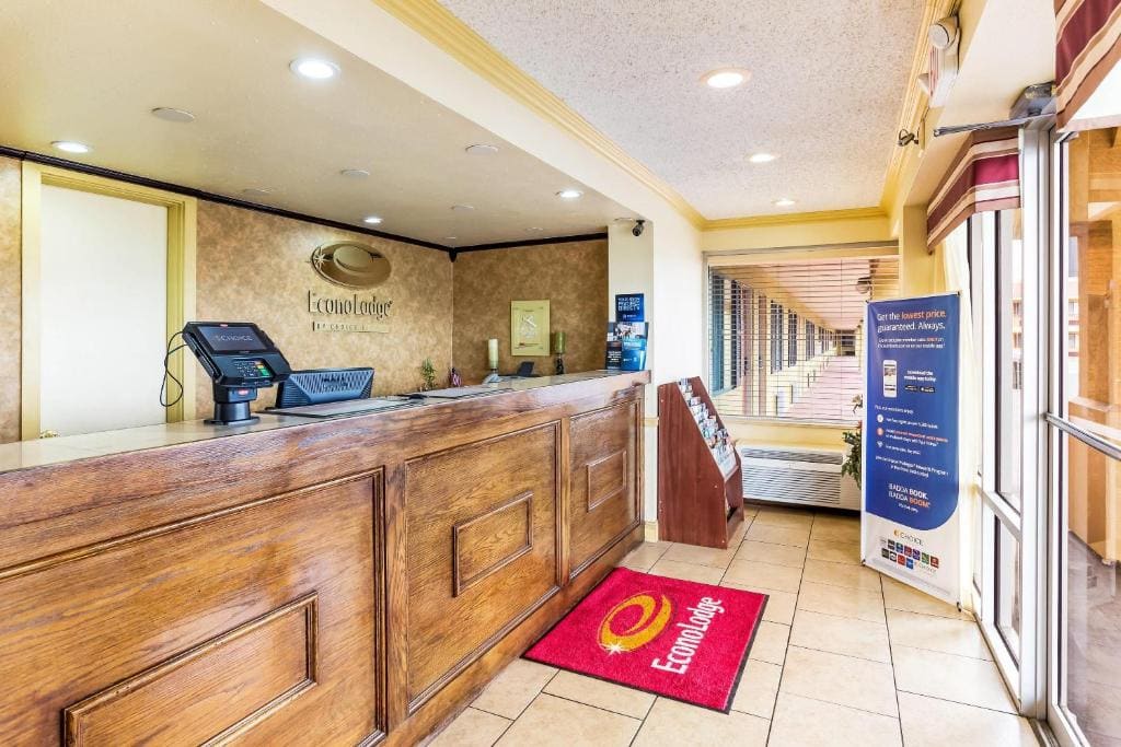 Econo Lodge McAlester - View 4