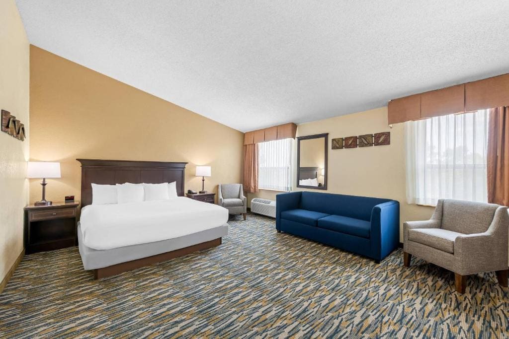 Comfort Inn at Thousand Hills - View 6