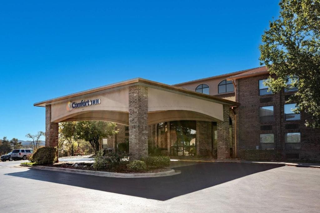 Comfort Inn at Thousand Hills - Main view