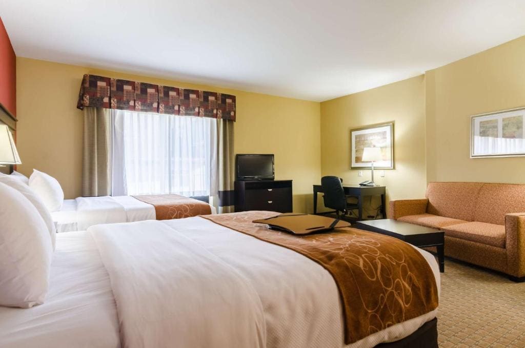 Comfort Suites Salina South - View 2