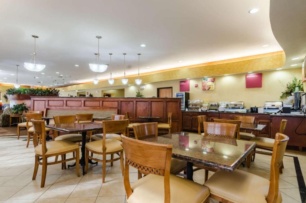 Comfort Suites Salina South - View 3