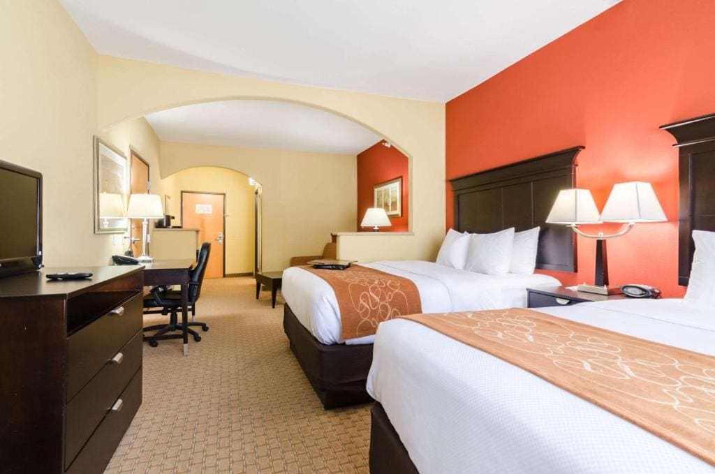 Comfort Suites Salina South - View 7
