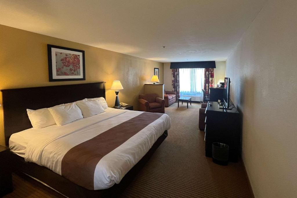 Quality Inn & Suites Farmington - View 2