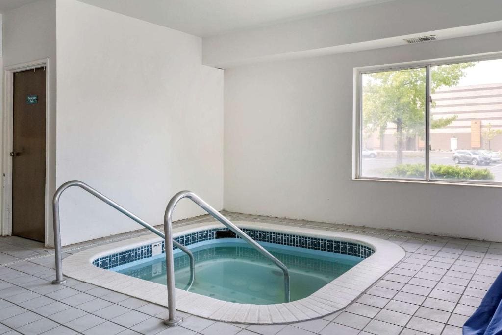Comfort Inn & Suites Kelso - Longview - View 4