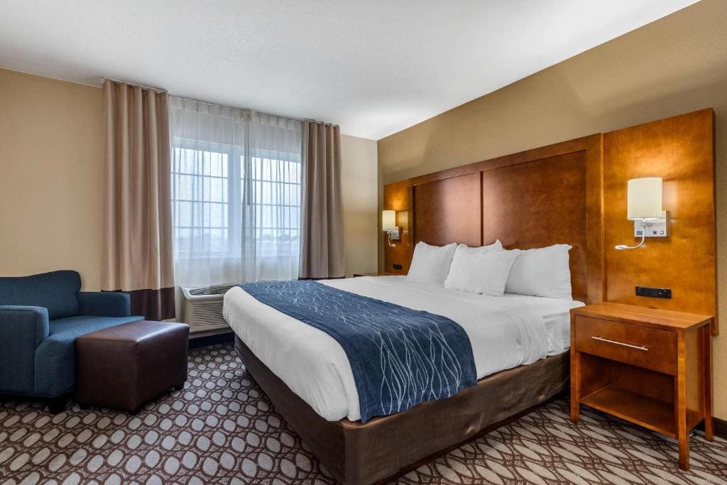 Comfort Inn Story City - View 7