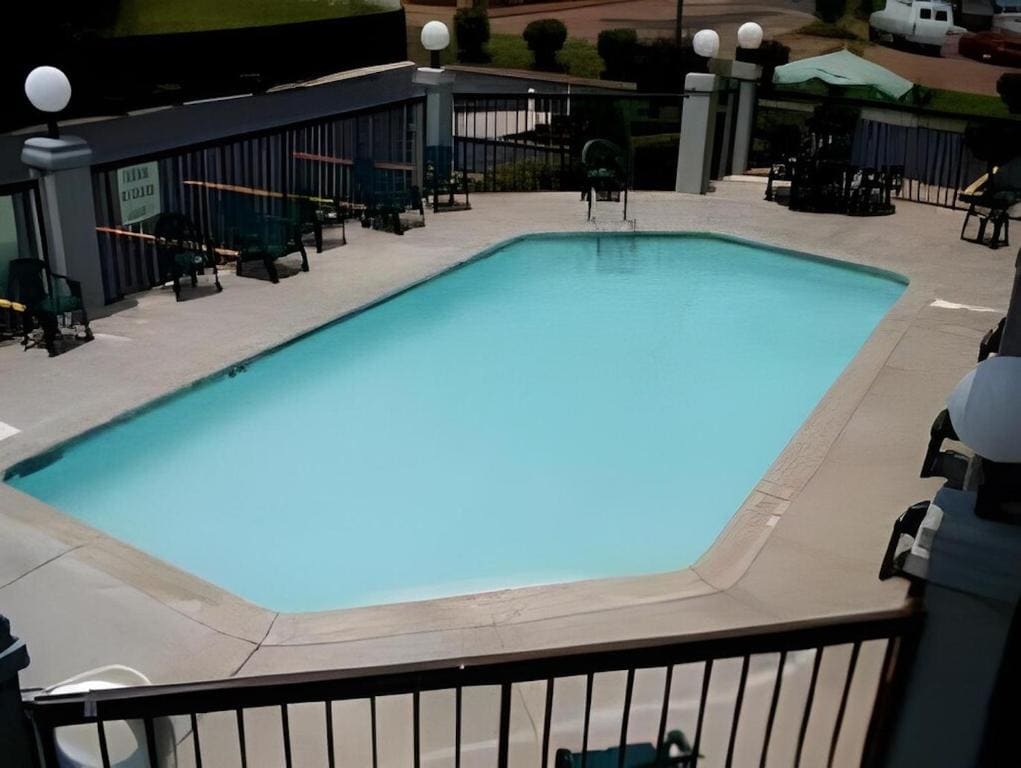 Motel 6-Covington, TN - View 3