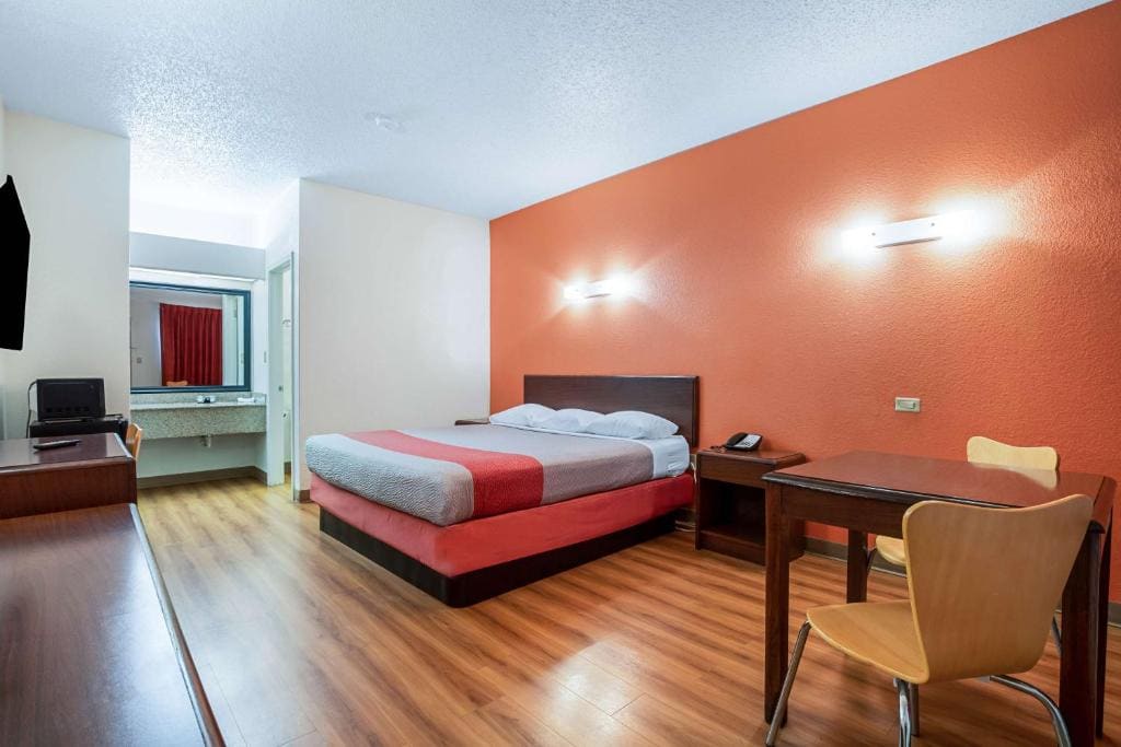 Motel 6-Covington, TN - View 2