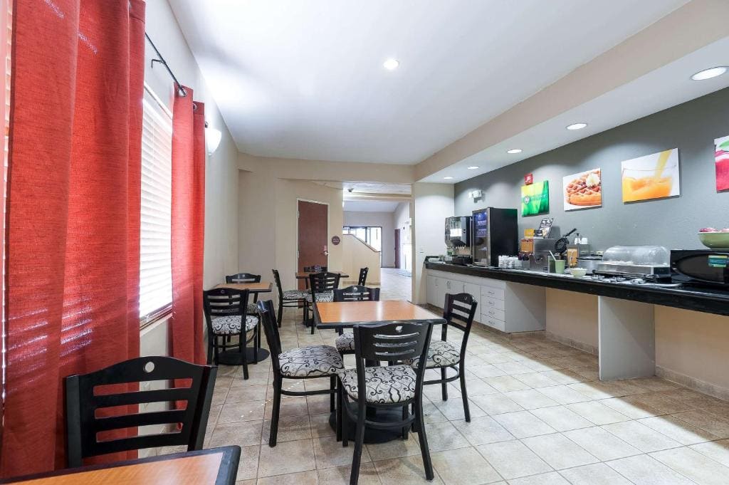 Quality Inn & Suites Lake Charles South - Main view