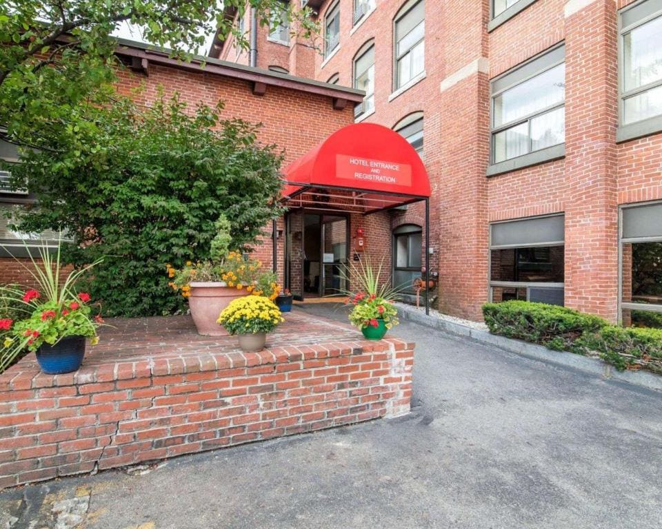 Econo Lodge Manchester - View 5