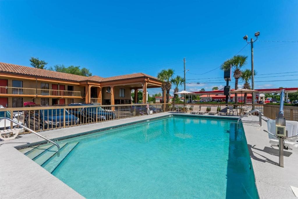 Econo Lodge Panama City St Andrews - View 3