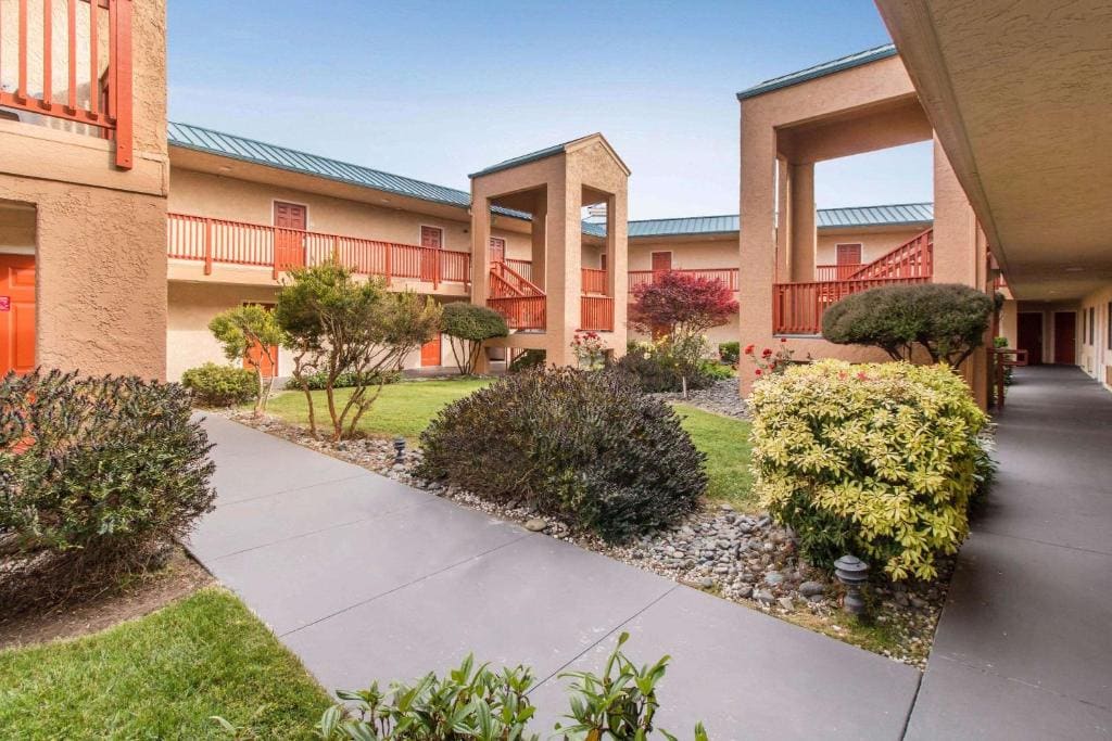 Quality Inn & Suites Crescent City Redwood Coast - View 4