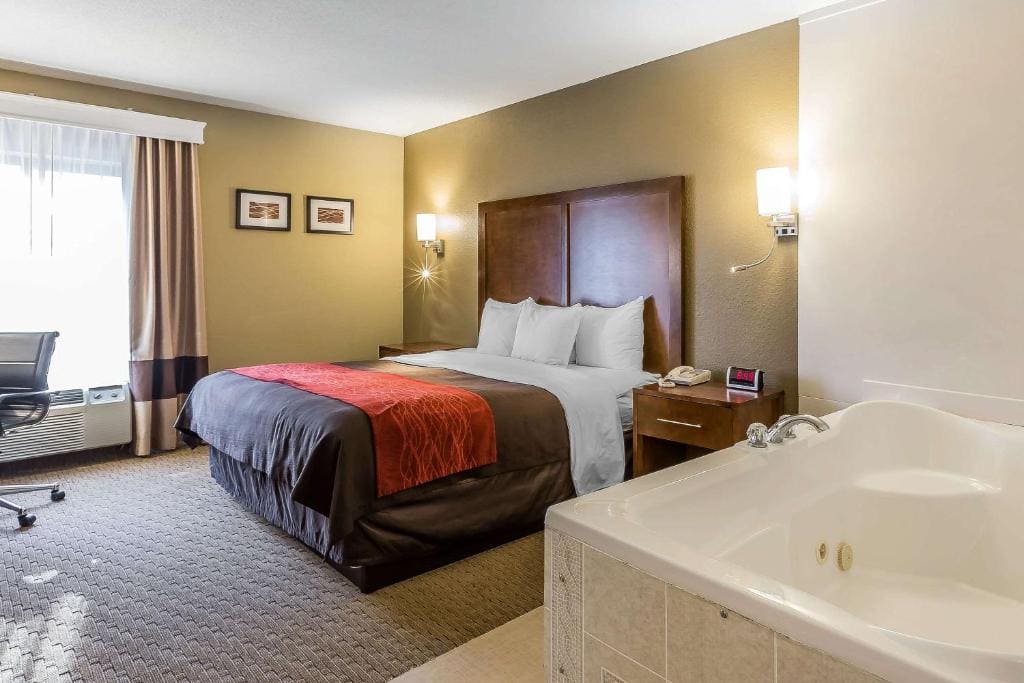Comfort Inn & Suites Dalton West - View 6
