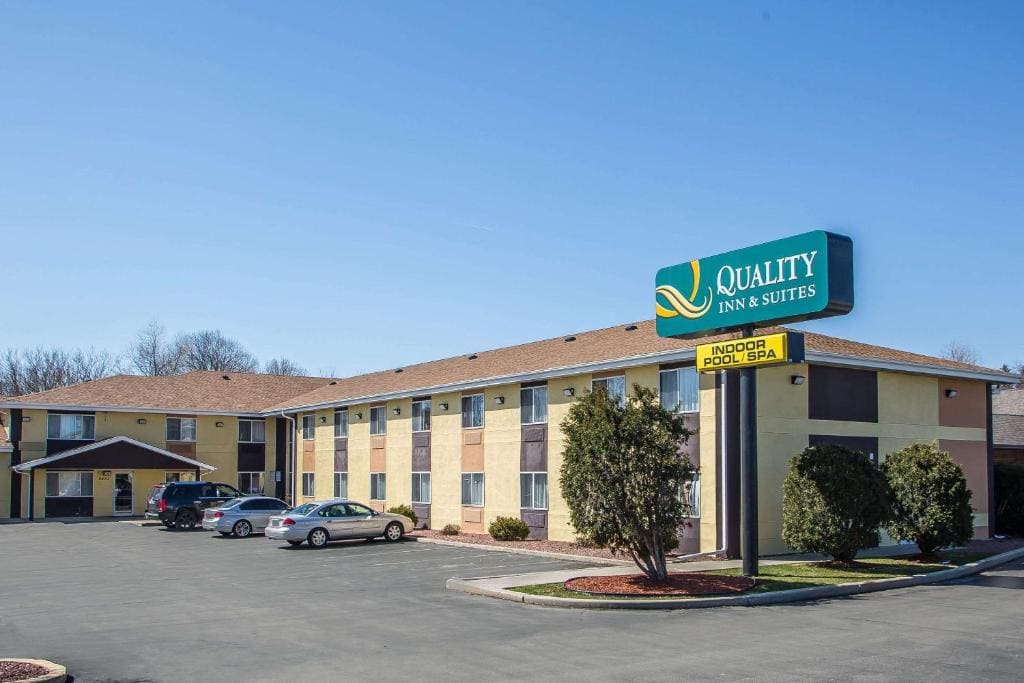 Quality Inn & Suites West Bend - Main view