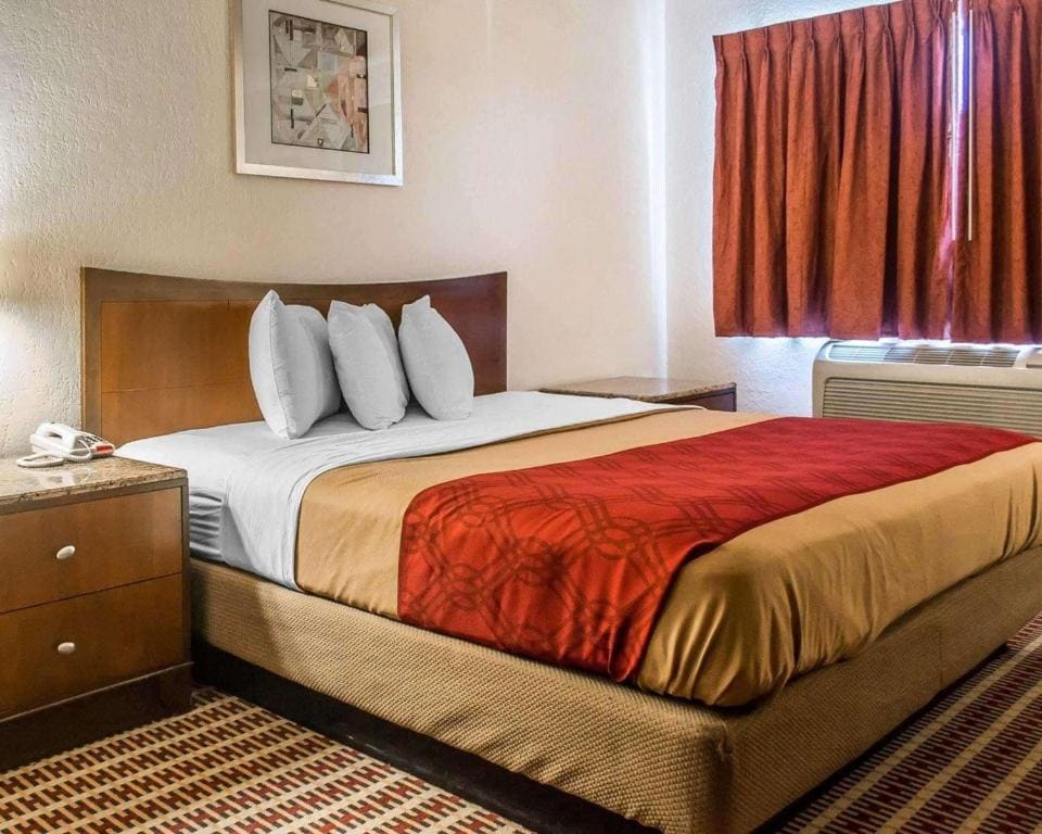 Economy Inn & Suites - View 5