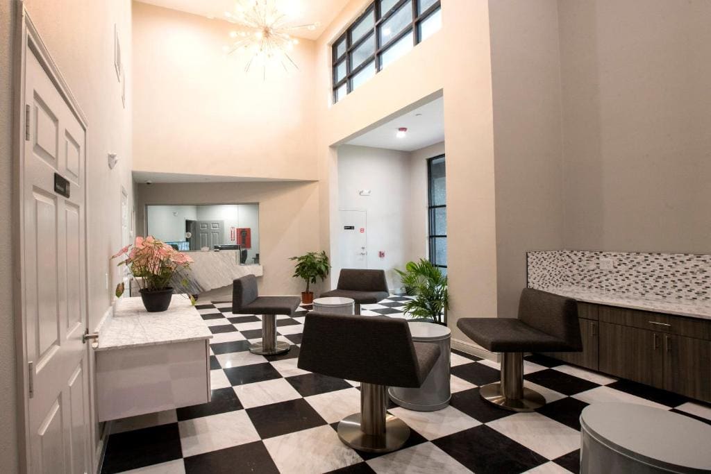 House Hotel - View 3