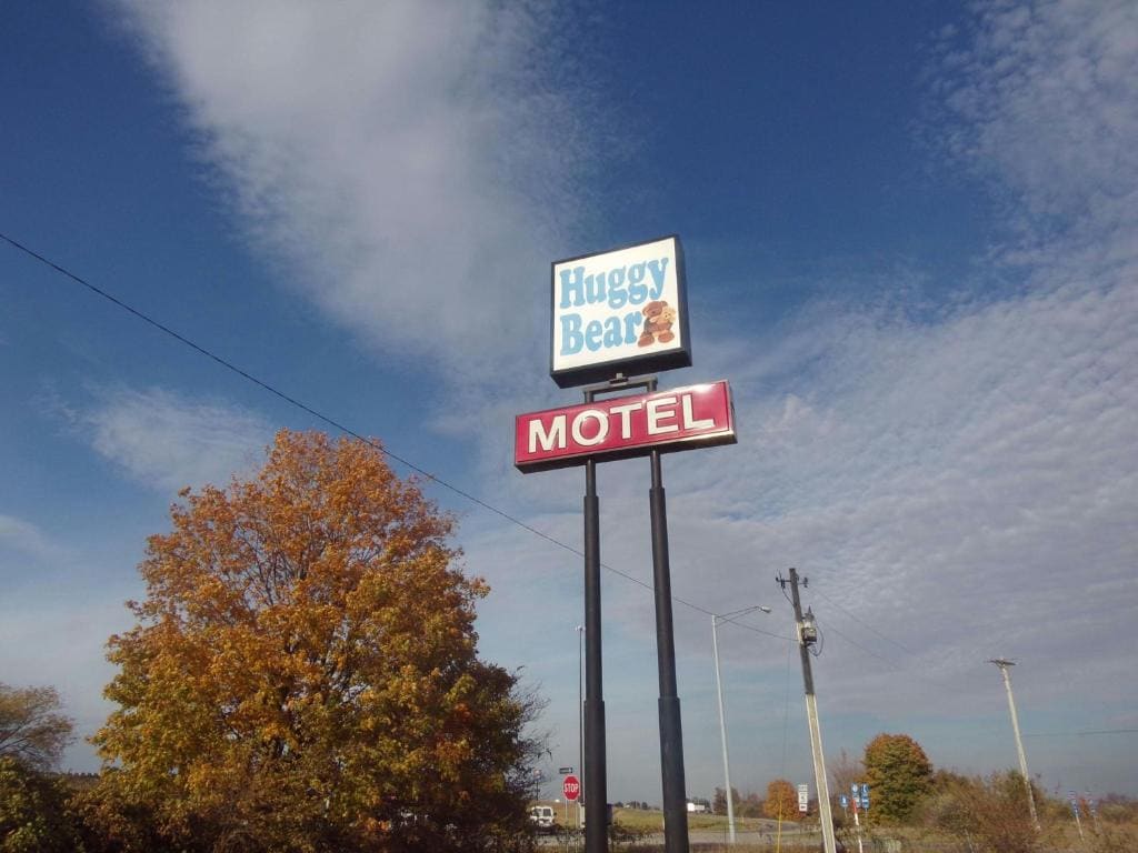 Huggy Bear Motel - Warren - View 5