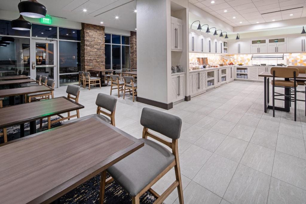 Hyatt Place Bakersfield - View 4