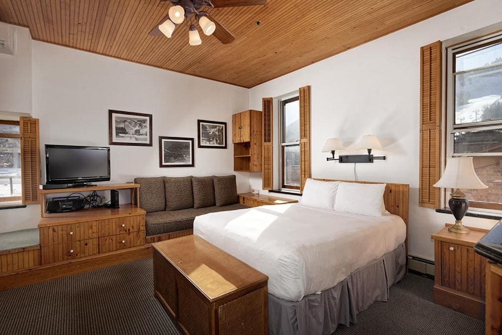 Independence Square Hotel Aspen - View 2