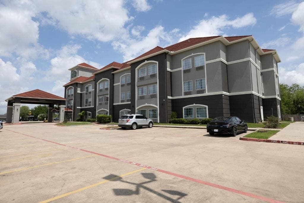 La Quinta by Wyndham Pearland - Main view
