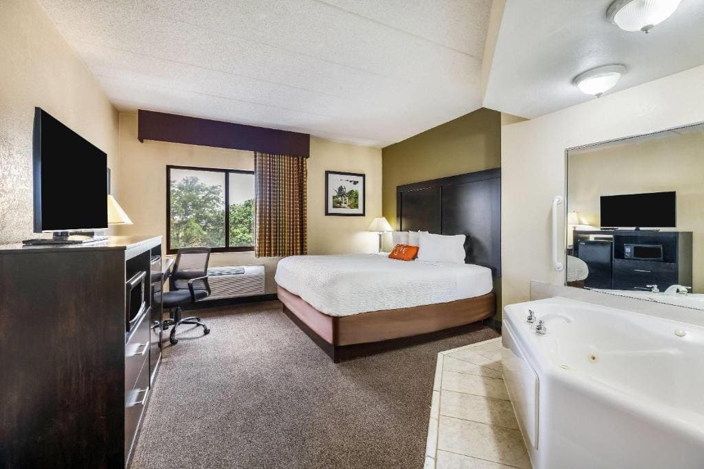 Baymont by Wyndham Janesville - View 2