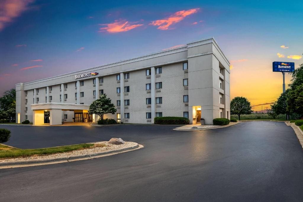 Baymont by Wyndham Janesville - Main view