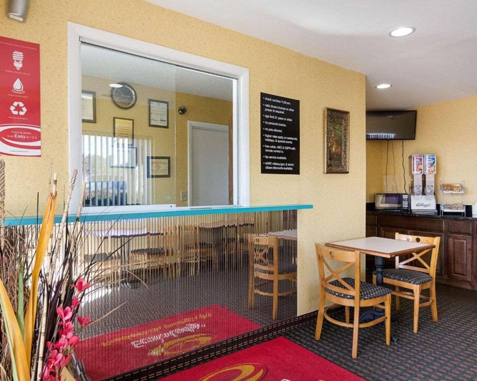 Econo Lodge Fredericksburg near I-95 - View 5