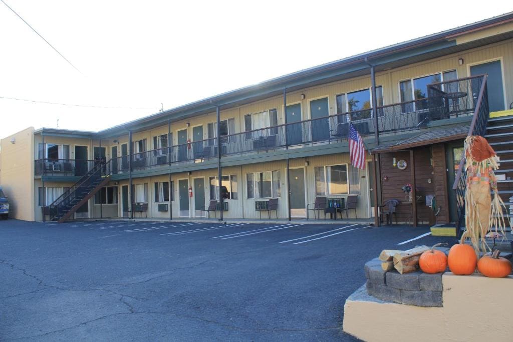 John Day Motel - View 5