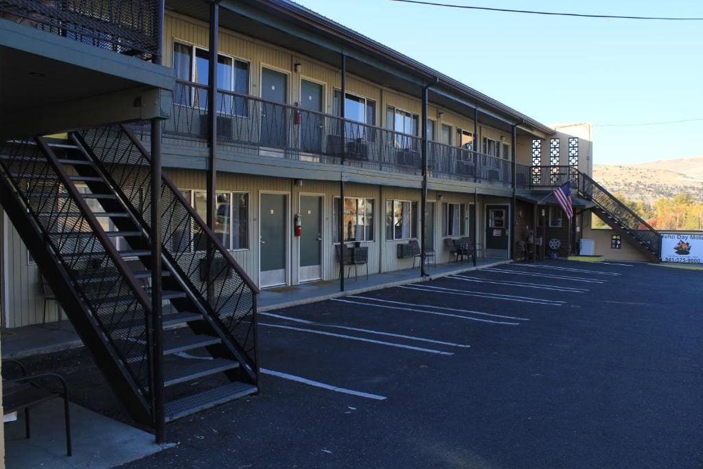 John Day Motel - View 4