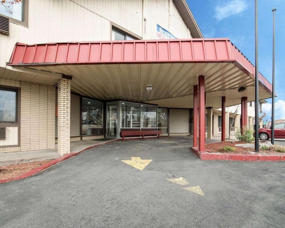 Rodeway Inn Syracuse Carrier Circle - View 5