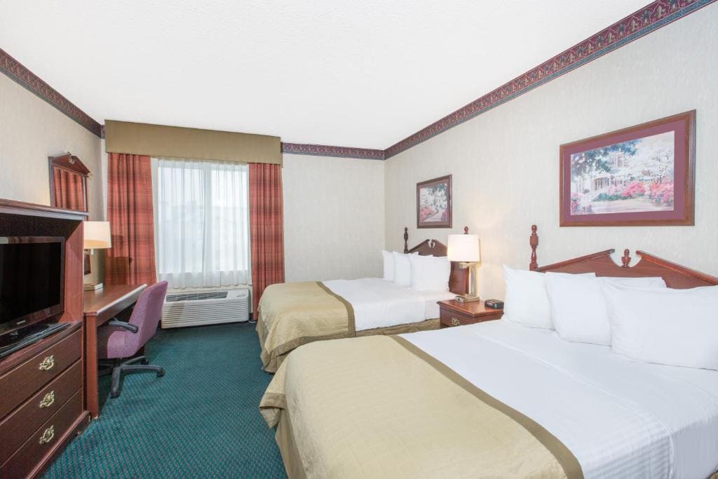 Baymont by Wyndham Jonesboro - View 2