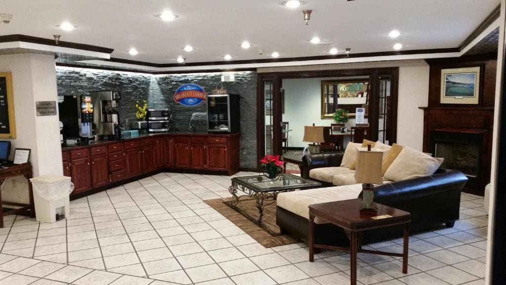 Baymont by Wyndham Jonesboro - View 5