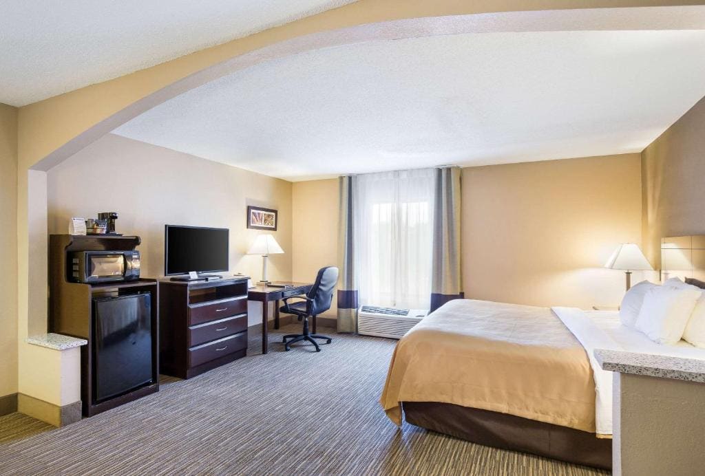 Quality Inn I-70 Near Kansas Speedway - View 6
