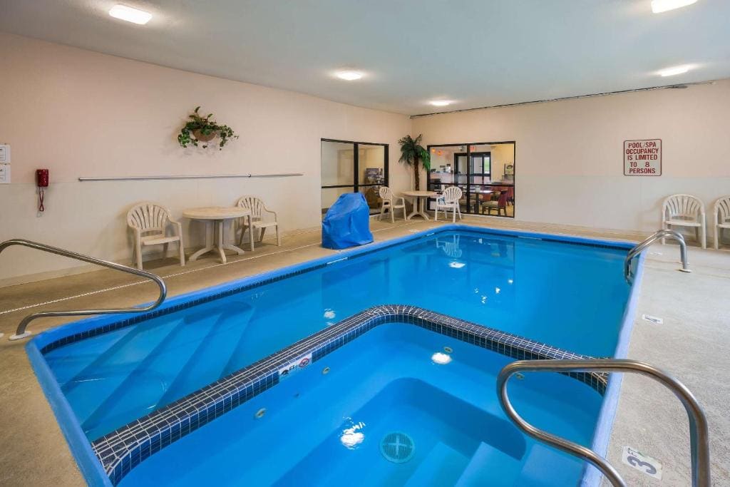 Quality Inn I-70 Near Kansas Speedway - View 4