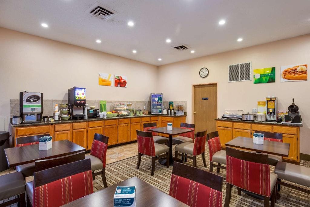 Quality Inn I-70 Near Kansas Speedway - View 3