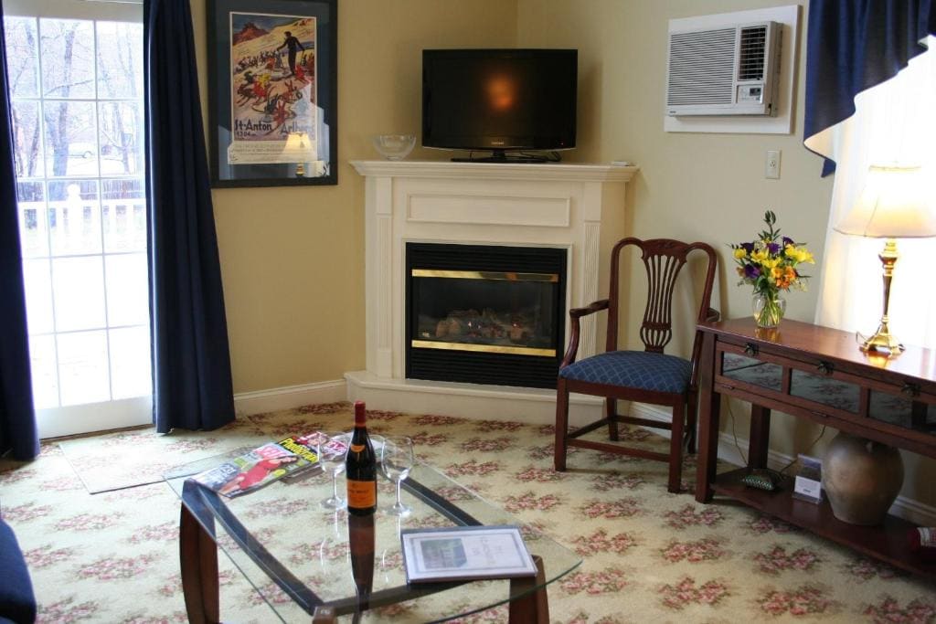 Kearsarge Inn - View 7