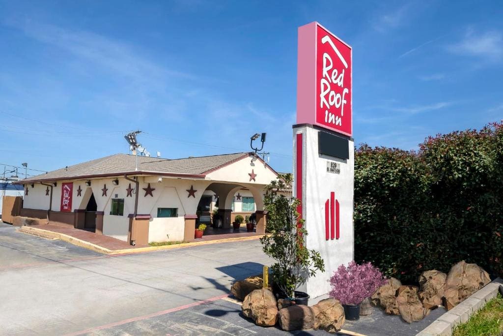 Red Roof Inn Arlington - Entertainment District - Main view